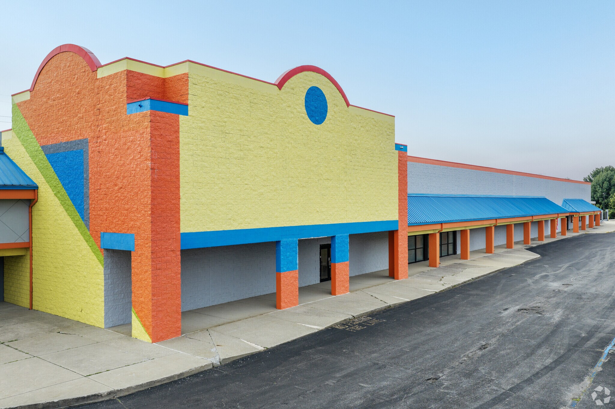 3643-3749 Commercial Dr, Indianapolis, IN à louer Photo de l’immeuble– Image 1 sur 14