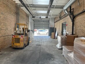 4900 N Elston Ave, Chicago, IL à louer Photo intérieure– Image 1 sur 31