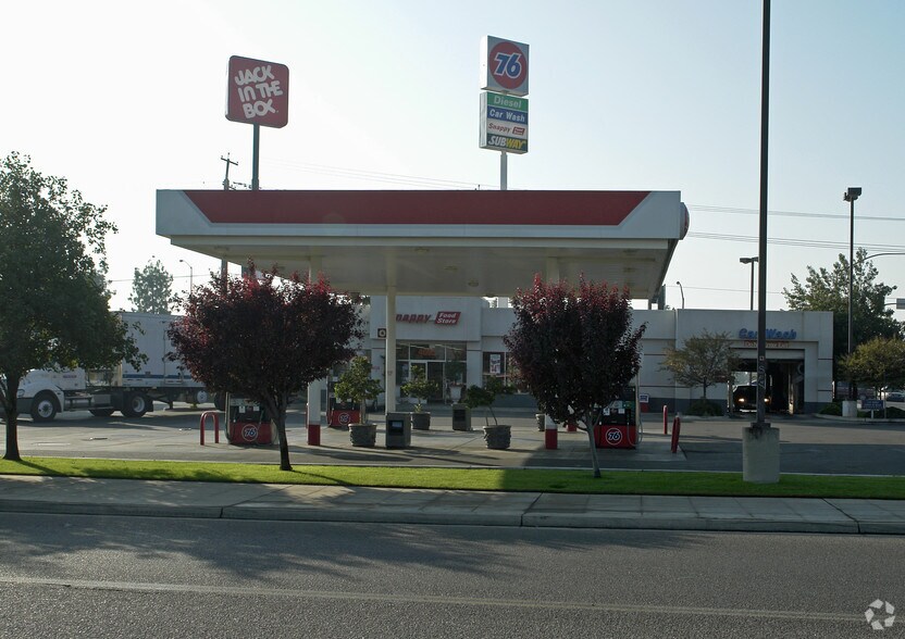 4095 N Golden State Blvd, Fresno, CA à louer - Photo principale – Image 1 sur 4