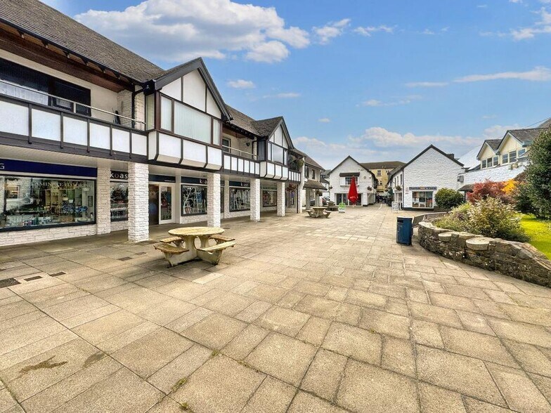 46-52 Red Lion Yard, Okehampton à louer - Photo de l’immeuble – Image 3 sur 8