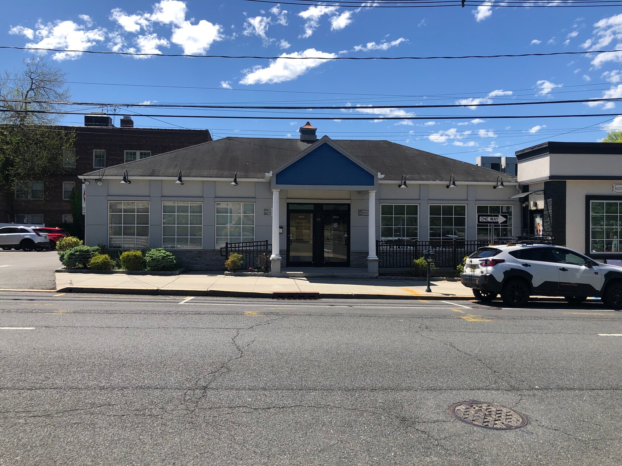 48 Essex St, Millburn, NJ à louer Photo principale– Image 1 sur 12