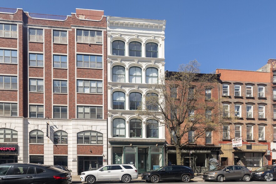 103 Broadway, Brooklyn, NY à louer - Photo de l’immeuble – Image 1 sur 10