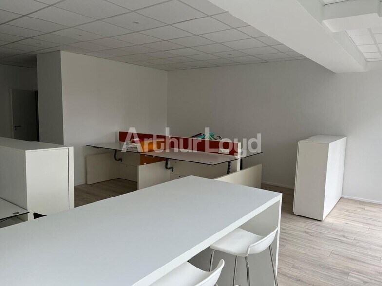 61 Avenue De Flandre, Marcq-en-Baroeul à louer - Photo de l’immeuble – Image 3 sur 5