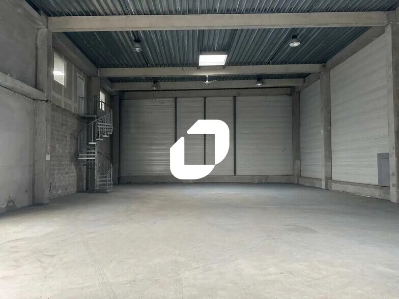 Local d’activités dans Argenteuil à louer - Photo intérieure – Image 2 sur 17