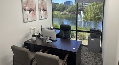 4340 Von Karman Ave, Newport Beach, CA à louer Photo intérieure– Image 1 sur 10