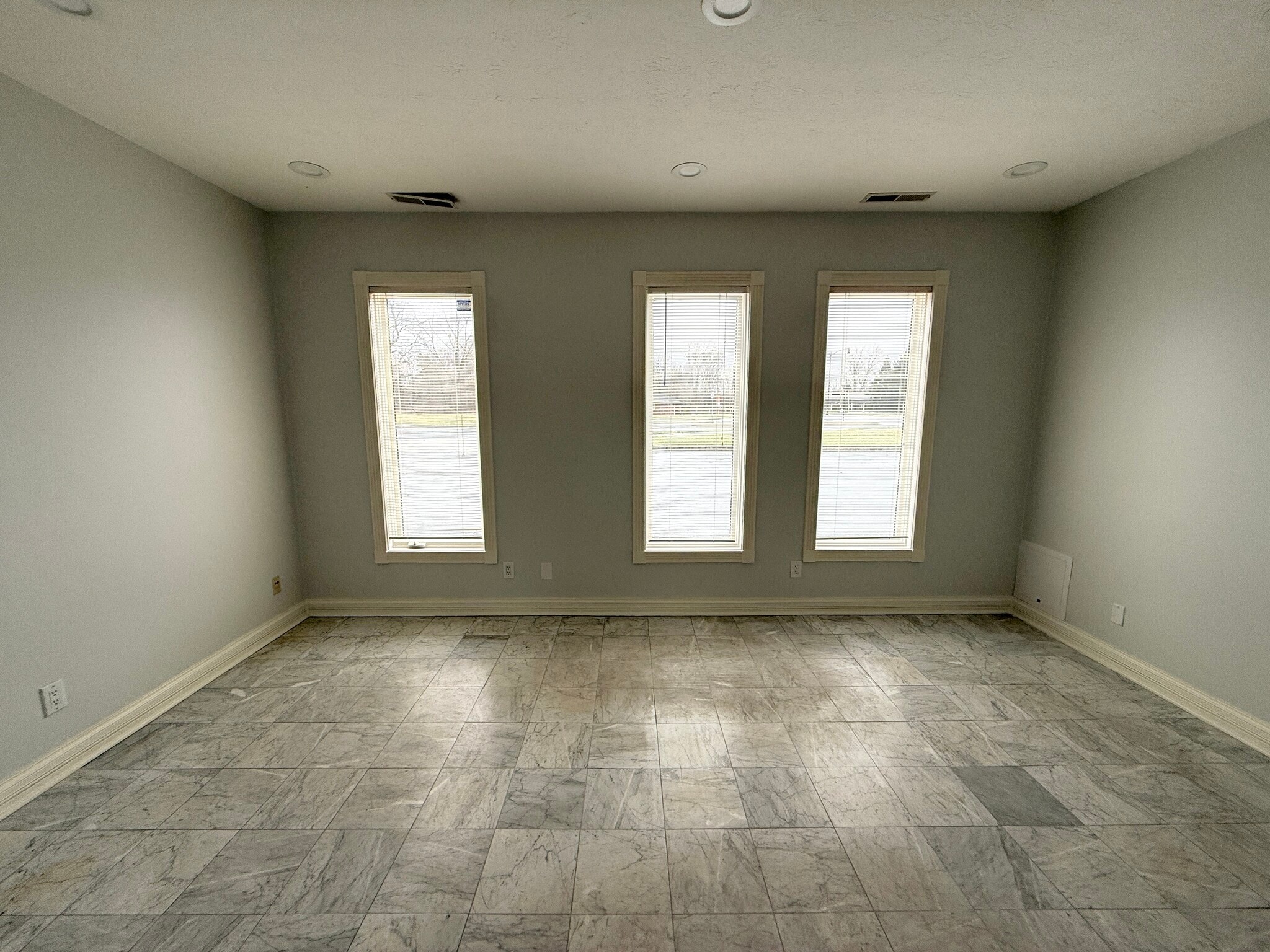 3802 W 96th St, Indianapolis, IN à louer Photo de l’immeuble– Image 1 sur 1