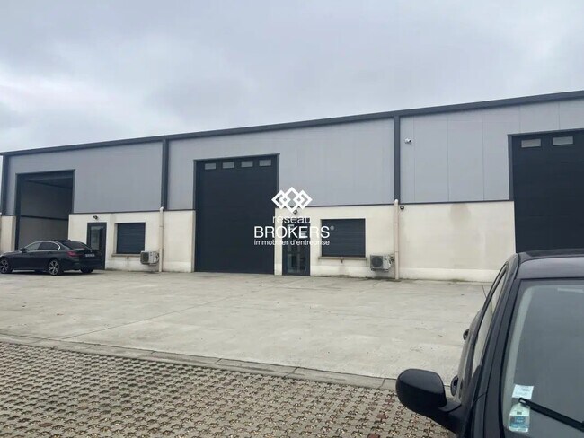 Plus de détails pour Bureau, Local commercial à louer