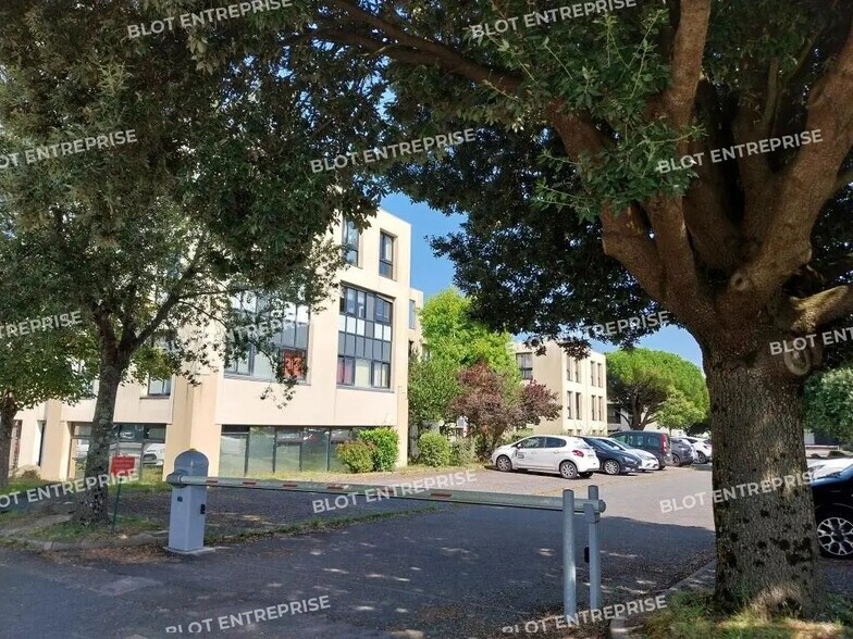 Bureau dans Saint-Nazaire à vendre - Photo de l’immeuble – Image 2 sur 10