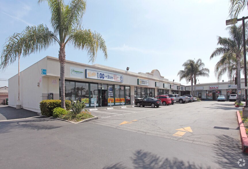 7401-7435 Florence Ave, Downey, CA à louer - Photo de l’immeuble – Image 3 sur 6