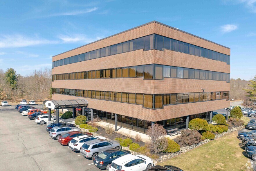 600 Clark Rd, Tewksbury, MA à louer - Photo de l’immeuble – Image 1 sur 11