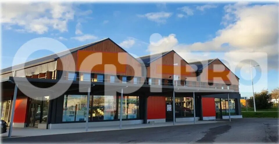 Local commercial dans Guérande à louer Photo de l’immeuble– Image 1 sur 9