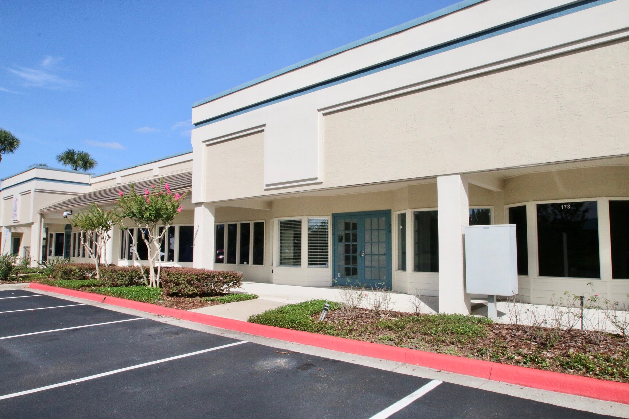 110-210 Wilshire Blvd, Casselberry, FL à louer Photo de l’immeuble– Image 1 sur 6