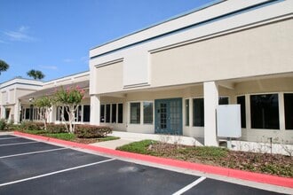 110-210 Wilshire Blvd, Casselberry, FL à louer Photo de l’immeuble– Image 1 sur 6