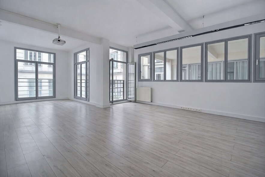 15 Rue Martel, Paris à vendre - Photo de l’immeuble – Image 2 sur 6