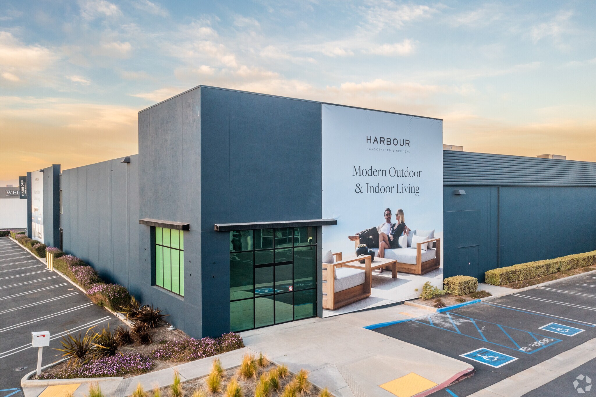 18060 Euclid St, Fountain Valley, CA à louer Photo principale– Image 1 sur 15