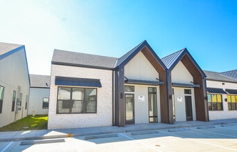 1325 Main St, Katy, TX à louer Photo intérieure– Image 2 sur 28