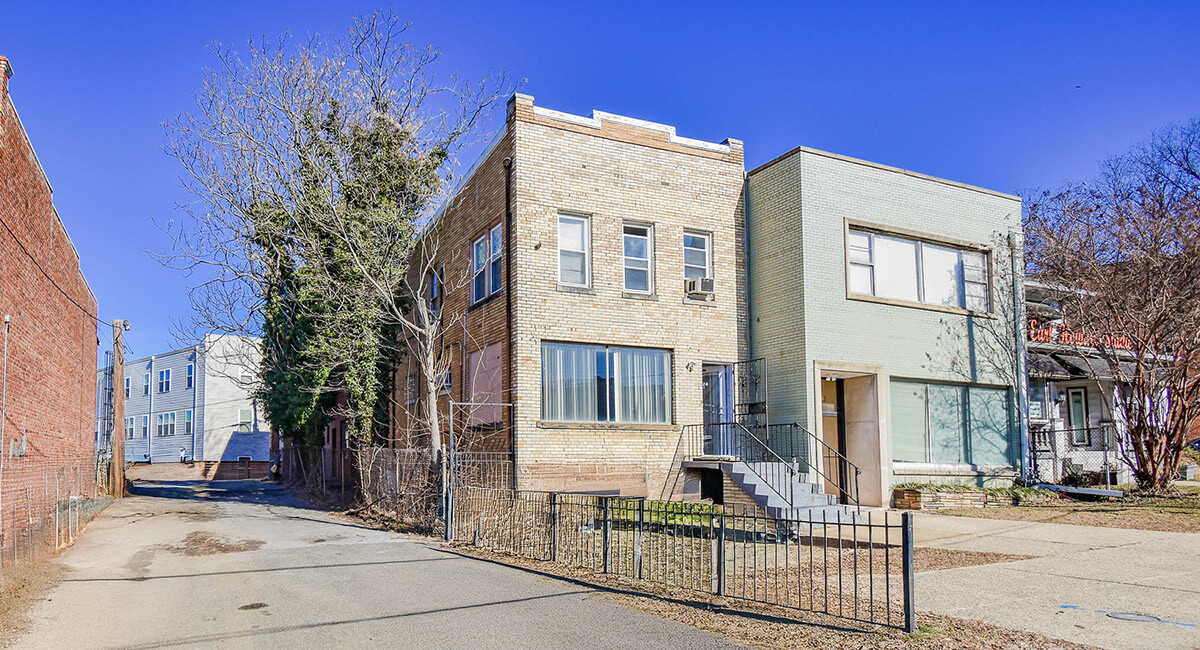 2522-2526 Pennsylvania Avenue SE portefeuille de 3 biens à vendre sur LoopNet.fr Photo principale– Image 1 sur 8