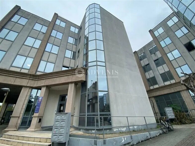 Bureau dans Neuilly-Plaisance à louer - Photo de l’immeuble – Image 1 sur 1