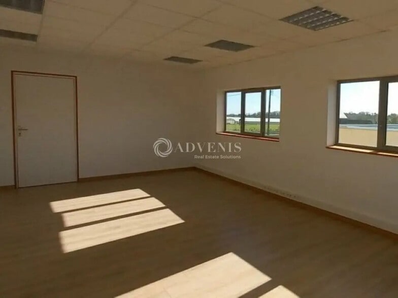 Bureau dans Pordic à louer - Photo intérieure – Image 2 sur 9