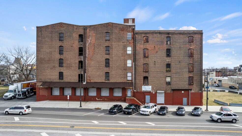 2401-2439 N American St, Philadelphia, PA à vendre - Photo principale – Image 1 sur 37