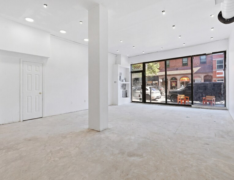3800 Boul Saint-Laurent, Montréal, QC à louer - Photo de l’immeuble – Image 3 sur 3
