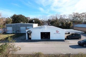 Plus de détails pour 211 Carrell St, Tomball, TX - Industriel/Logistique à louer