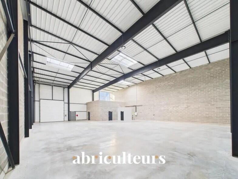 Bureau dans Chartres à vendre - Photo de l’immeuble – Image 1 sur 3