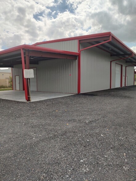 737 S Main St, LaBelle, FL à louer - Photo de l’immeuble – Image 2 sur 13