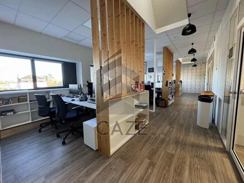 Bureau dans Libourne à louer - Photo de l’immeuble – Image 1 sur 8
