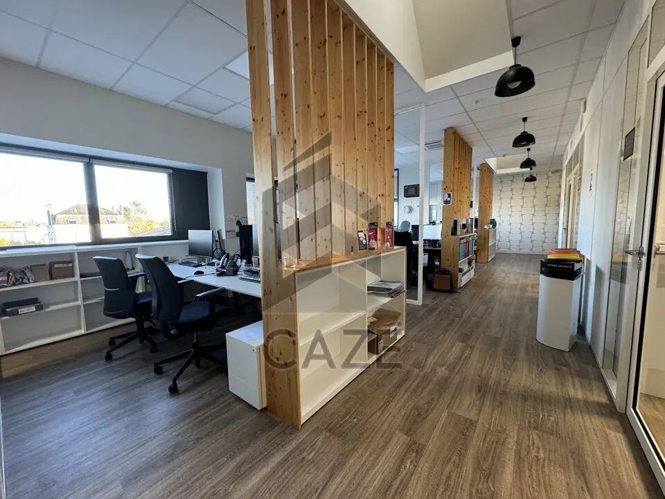 Bureau dans Libourne à louer Photo de l’immeuble– Image 1 sur 9