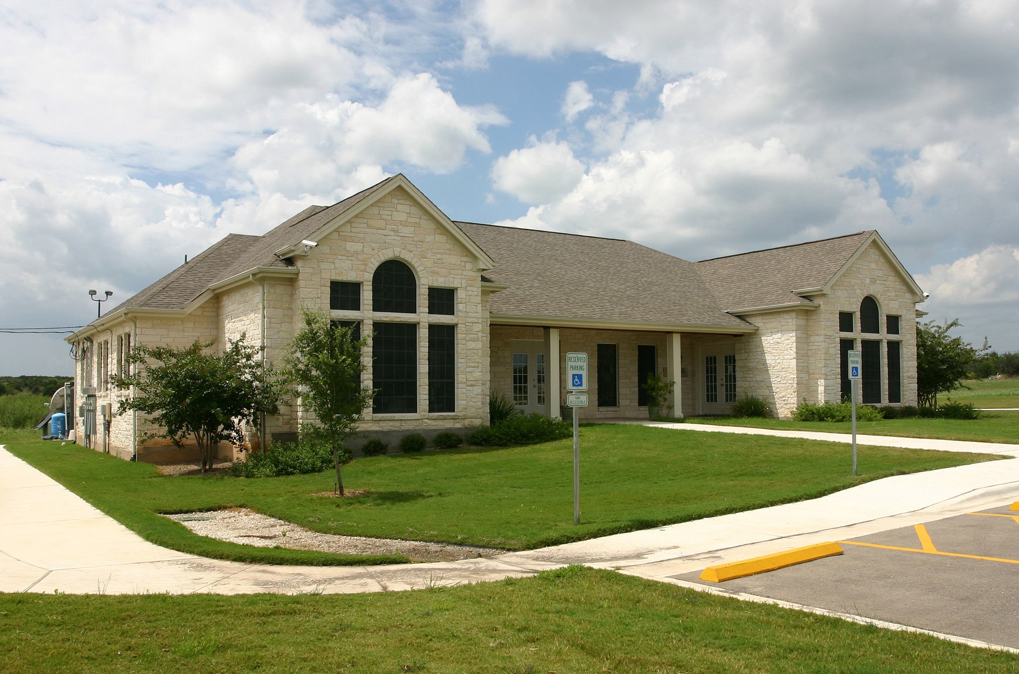 251 N FM 1626, Buda, TX à louer Photo principale– Image 1 sur 13