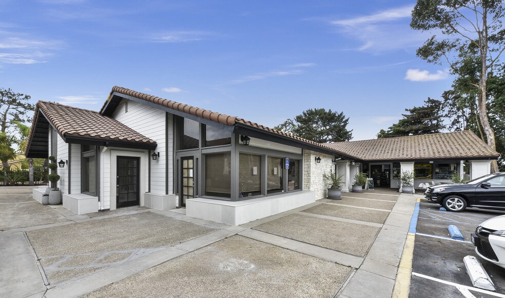 6435-6437 Caminito Blythefield, La Jolla, CA à louer - Photo de l’immeuble – Image 1 sur 10