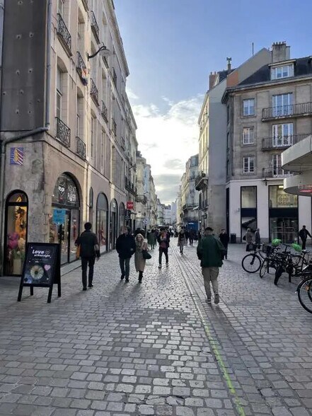 Local commercial dans Nantes à louer - Photo de l’immeuble – Image 1 sur 1