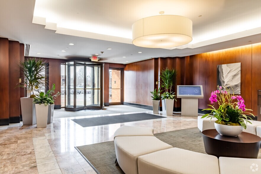 745 Mcclintock Dr, Burr Ridge, IL à vendre - Hall d’entrée – Image 3 sur 8