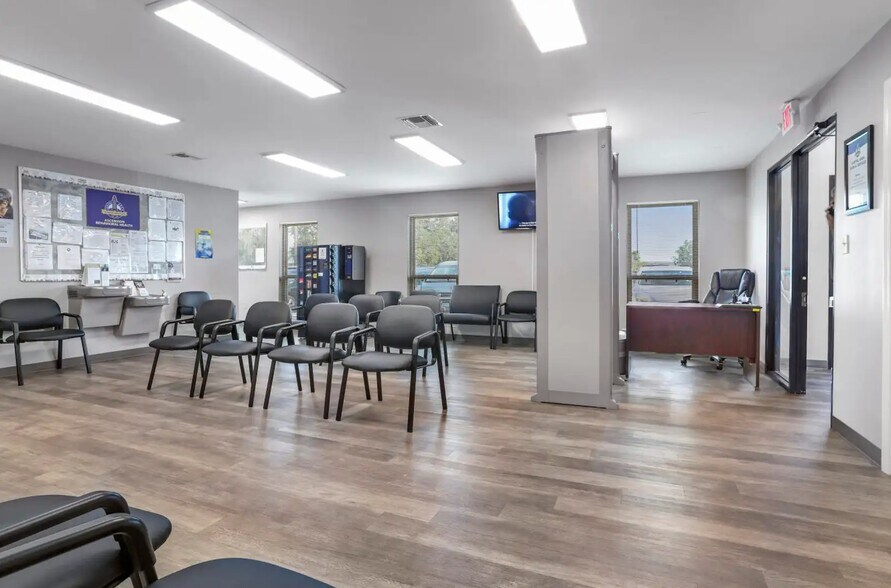 1078 E Worthy St, Gonzales, LA à vendre - Photo de l’immeuble – Image 3 sur 12