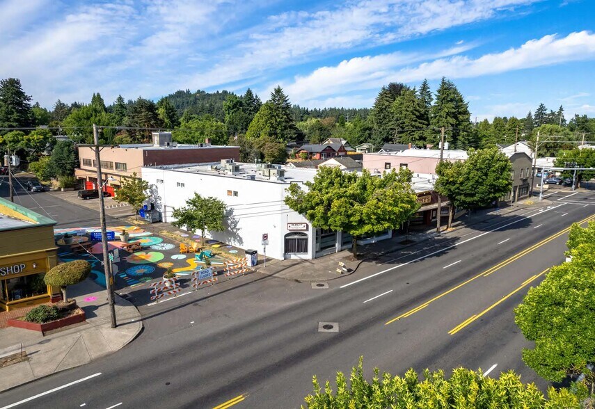 10534 NE Sandy Blvd, Portland, OR à louer - Photo de l’immeuble – Image 1 sur 10