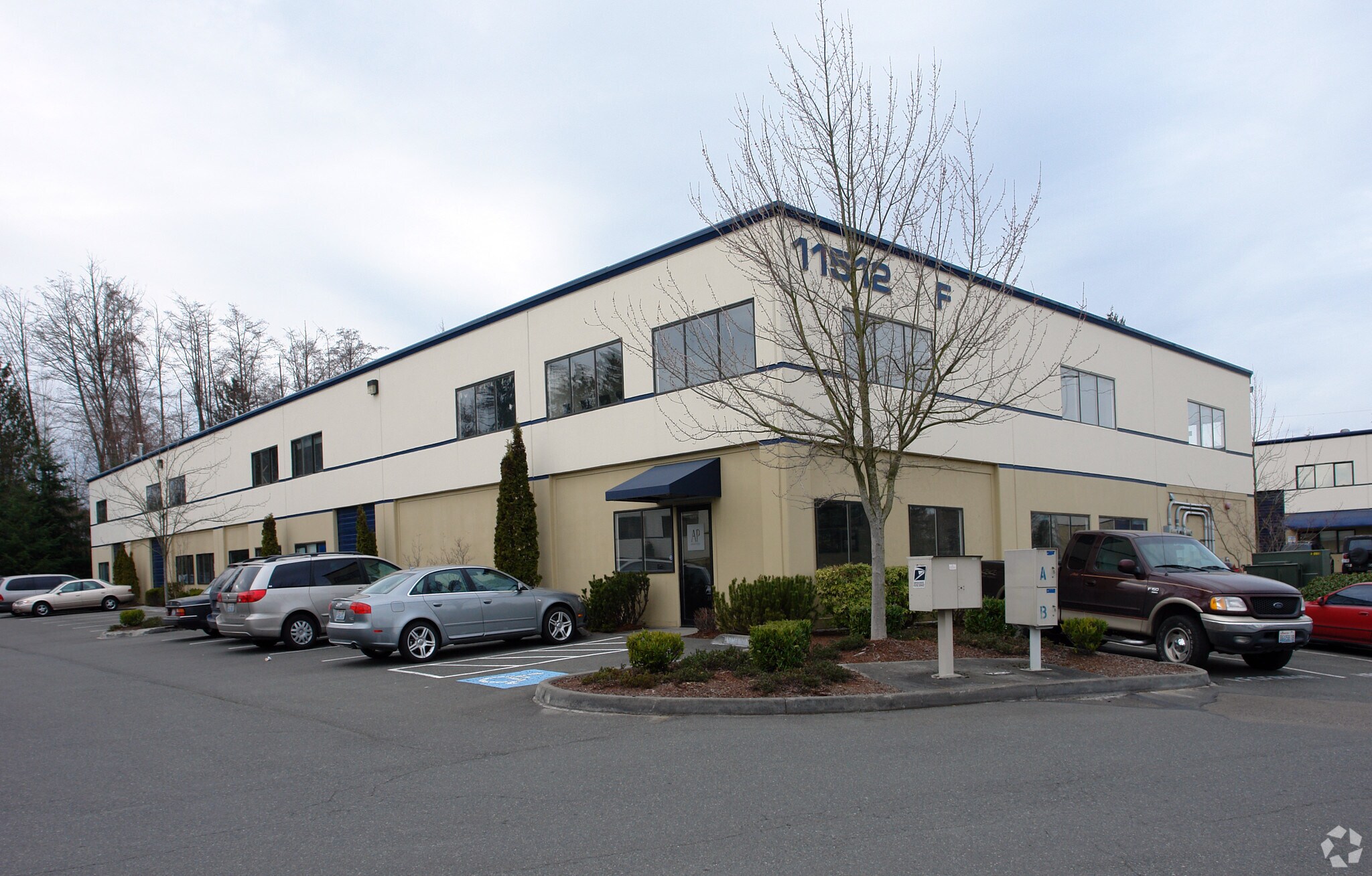 11512 Airport Rd, Everett, WA à louer Photo de l’immeuble– Image 1 sur 11