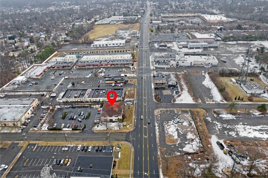 1740 Oak Tree Rd, Edison, NJ à louer - Photo de l’immeuble – Image 2 sur 22