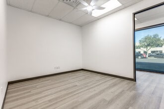 98 Briggs Ave, San Antonio, TX à louer Photo intérieure– Image 1 sur 5