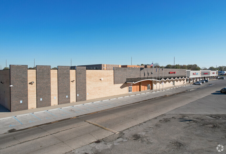 2802 Lafayette Rd, Indianapolis, IN à louer - Photo principale – Image 3 sur 3