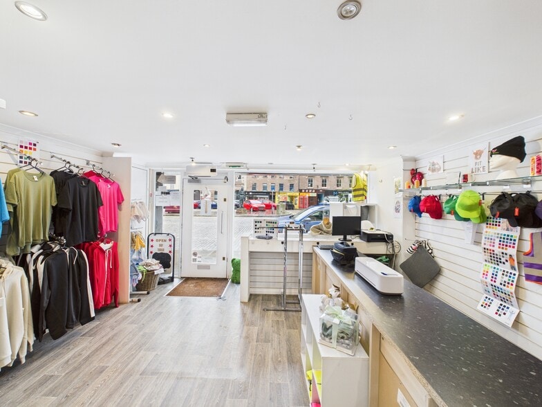 144-152 High St, Montrose à vendre - Photo intérieure – Image 2 sur 4