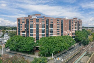 Plus de détails pour 14 Summer St, Malden, MA - Bureau à louer