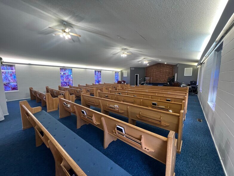 1393 E Maple Ave, Flint, MI à vendre - Photo intérieure – Image 3 sur 11