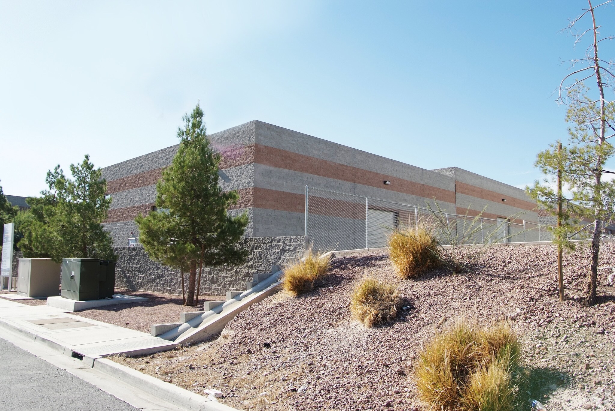 4737-4741 Vandenberg, North Las Vegas, NV à louer Photo principale– Image 1 sur 8