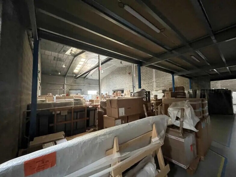 17 Avenue De L'Industrie, Corbas à vendre - Photo de l’immeuble – Image 3 sur 8