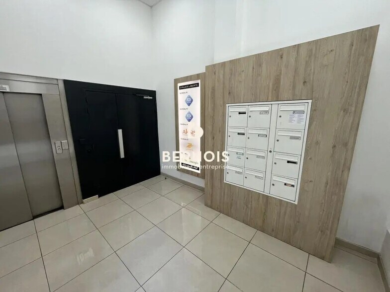 Bureau dans Toulon à louer - Photo de l’immeuble – Image 3 sur 18