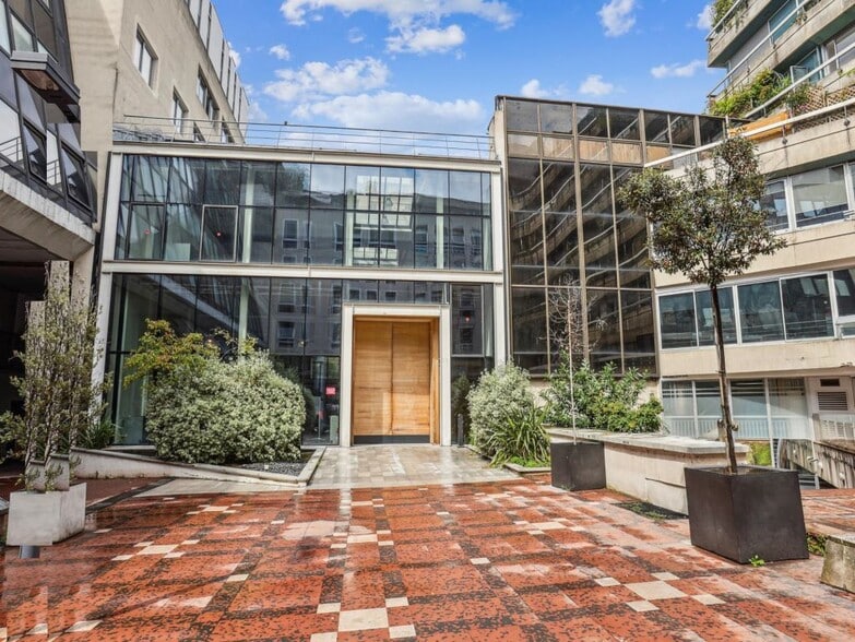 32 Bis Rue De Paradis, Paris à louer - Photo de l’immeuble – Image 1 sur 7