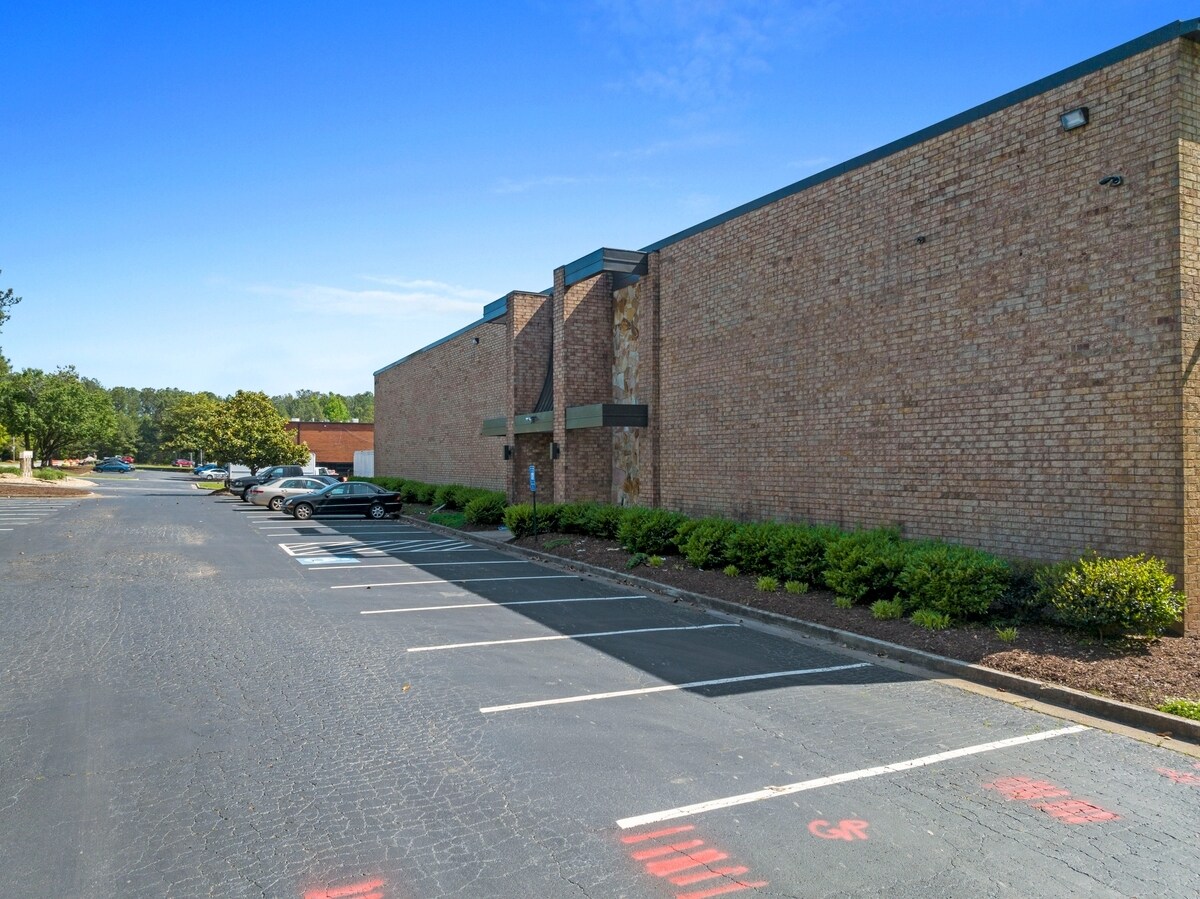 2775 Bankers Industrial Dr, Atlanta, GA à louer Photo principale– Image 1 sur 16