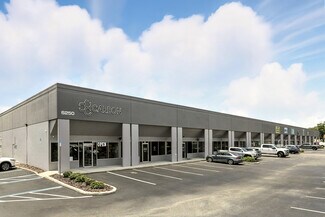 Plus de détails pour 6250-6270 Edgewater Dr, Orlando, FL - Industriel/Logistique à louer