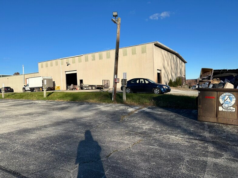 5805 Murvihill Rd, Valparaiso, IN à vendre - Photo de l’immeuble – Image 3 sur 16